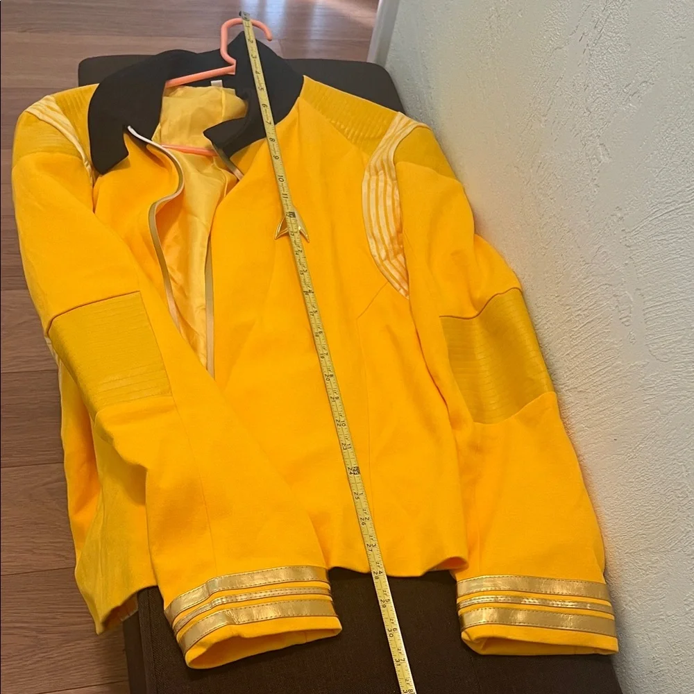 #1560*”28X22” Star Trek Jacket with Black Collar. Accepting Reasonable Offer - Picture 7 of 11